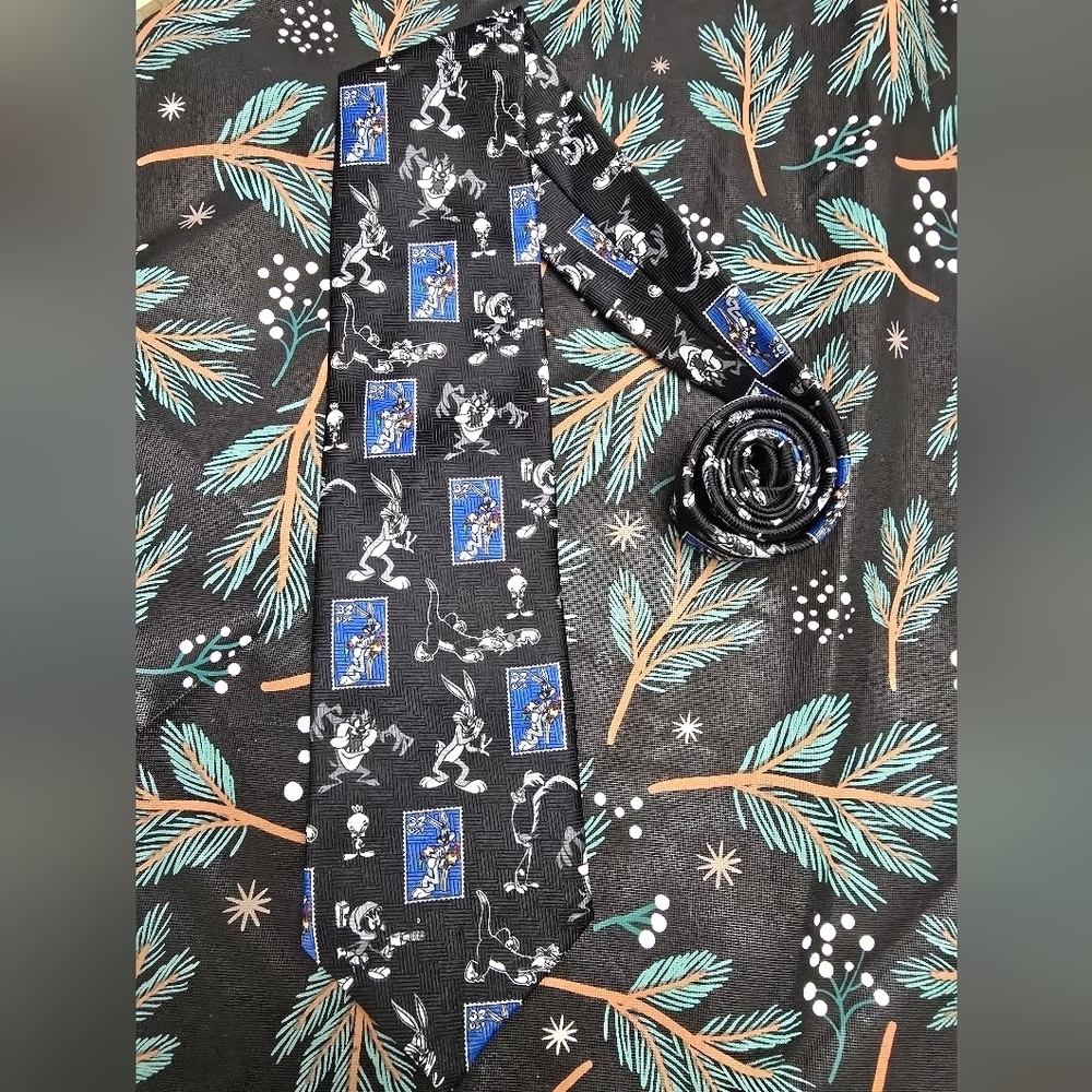 LOONEY TUNES STAMP COLLECTION NECK TIE-BUGS BUNNY Vintage Novelty